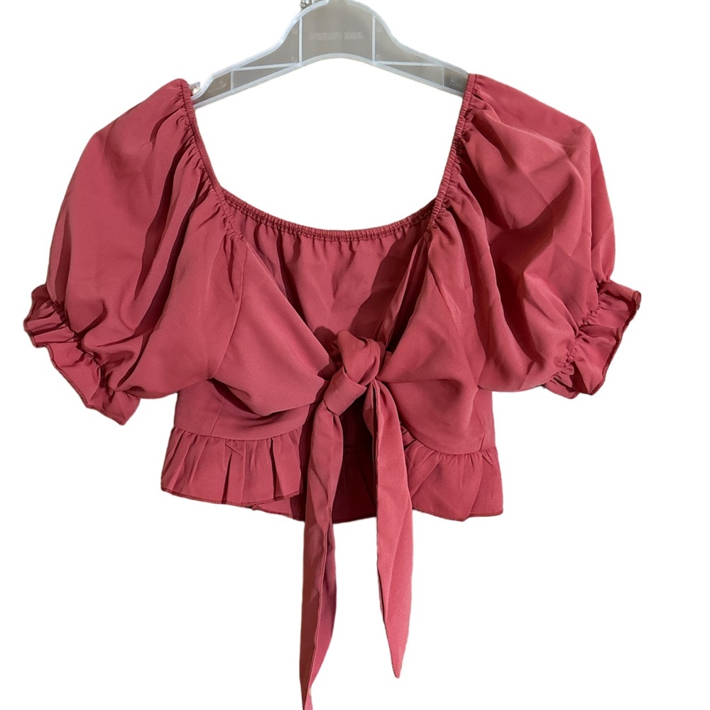 New puffed sleeve cropped blouse